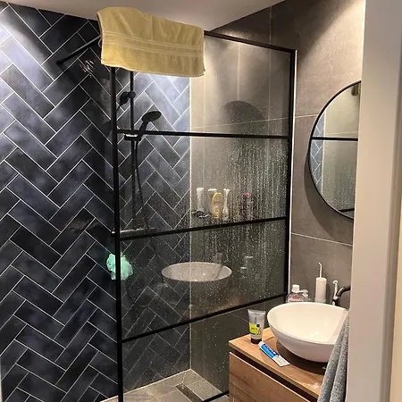 Spacious In A Shared In *